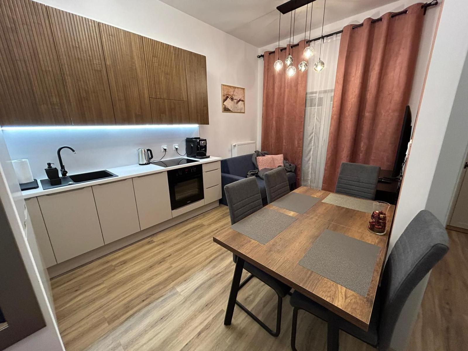 New Comfortable With Patio On Klimeckiego Street Apartment *
