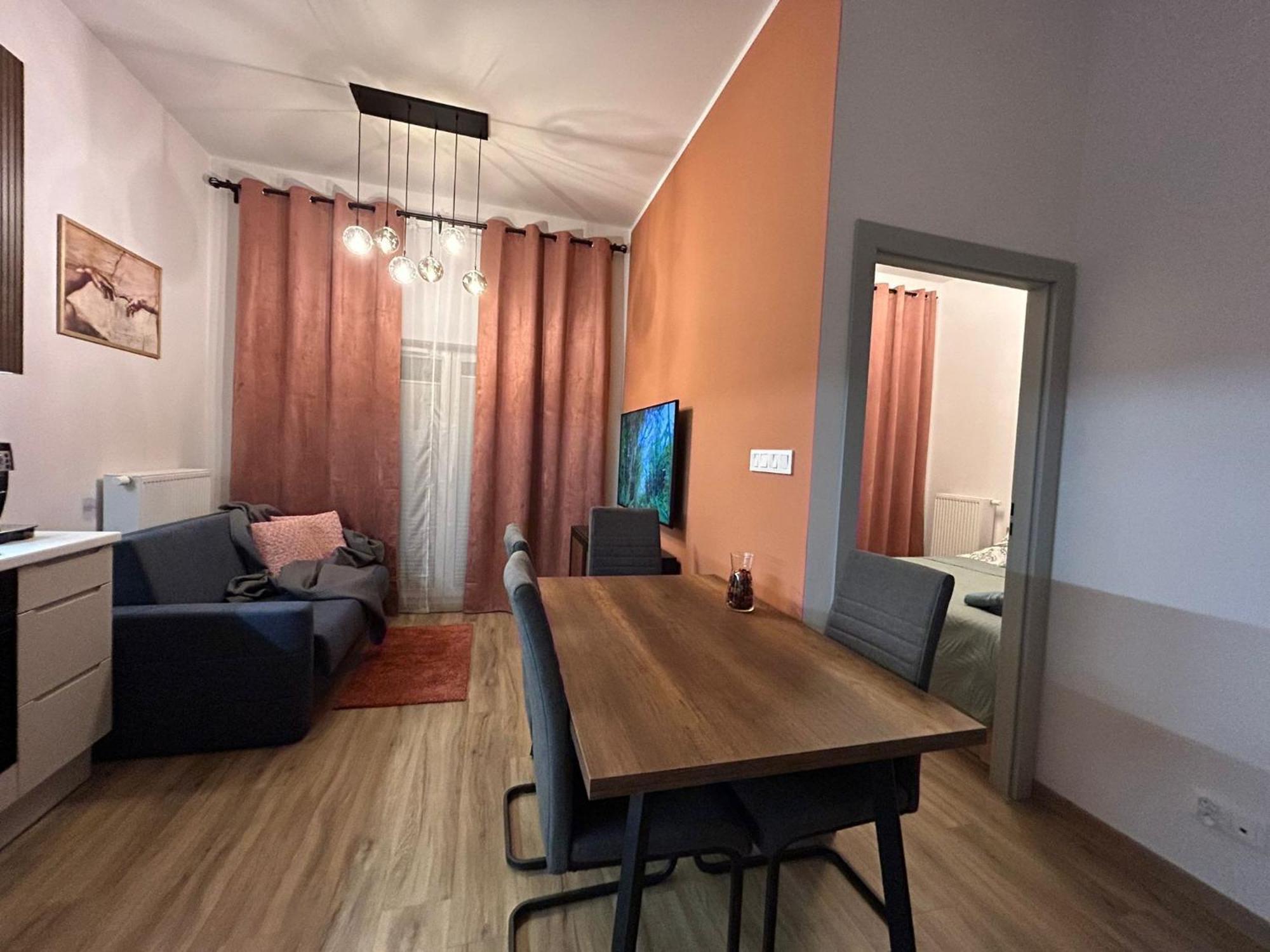 Apartment New Comfortable With Patio On Klimeckiego Street *